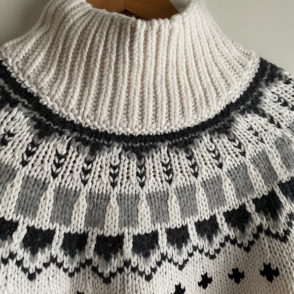 LOFT Sweater - Picture 3 of 4